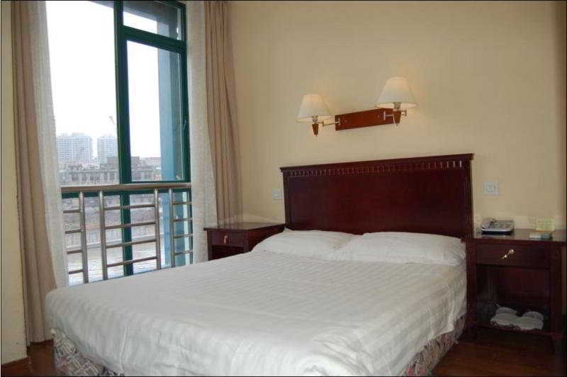 שנגחאי Lakeside Holiday Inn מראה חיצוני תמונה