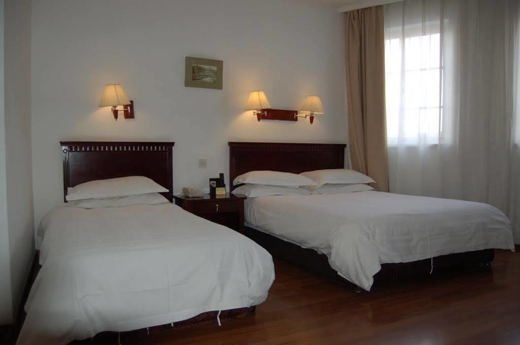 שנגחאי Lakeside Holiday Inn מראה חיצוני תמונה