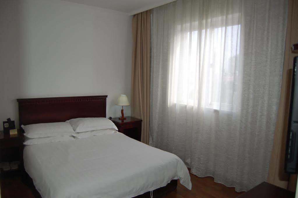 שנגחאי Lakeside Holiday Inn מראה חיצוני תמונה